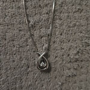 Silver Teardrop Pendant Necklace